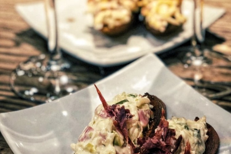 Platos de pintxos en El Toloño