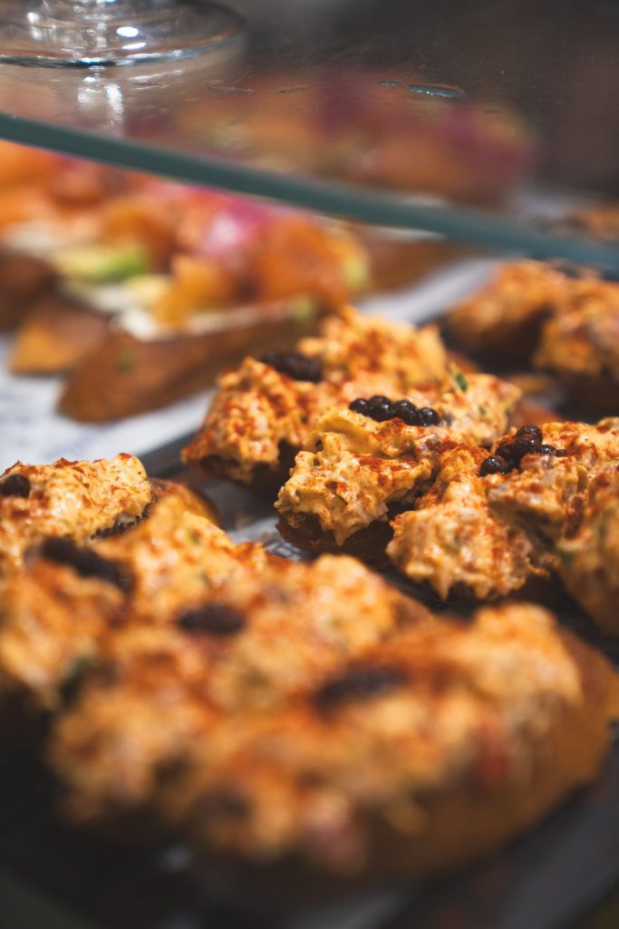 Barra de Pintxos en El Toloño Bar